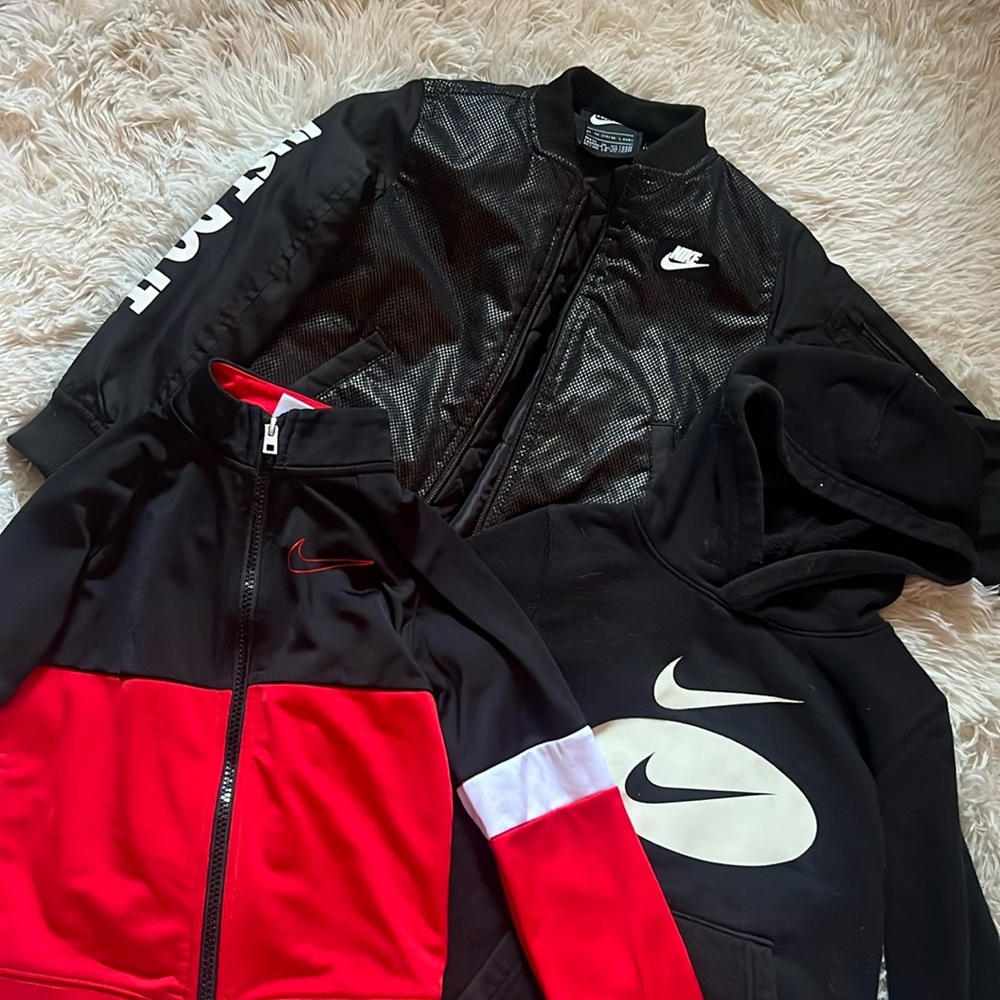 Nike Jacket & Hoodie Bundle - Size 4T
 three stylish and gently used Nike pieces